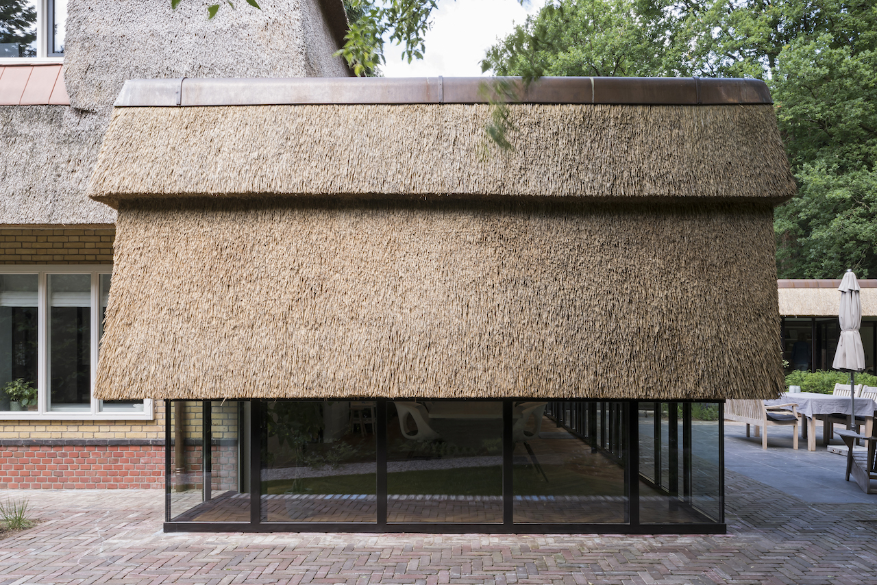 Rietgedekte Villa